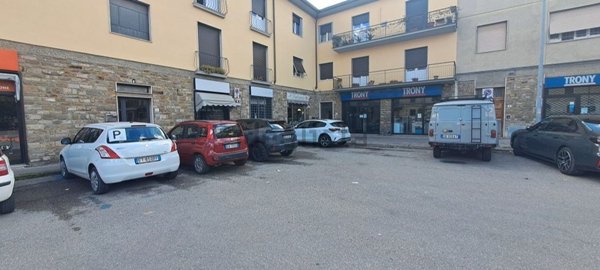 negozio in affitto a Scandicci in zona Casellina