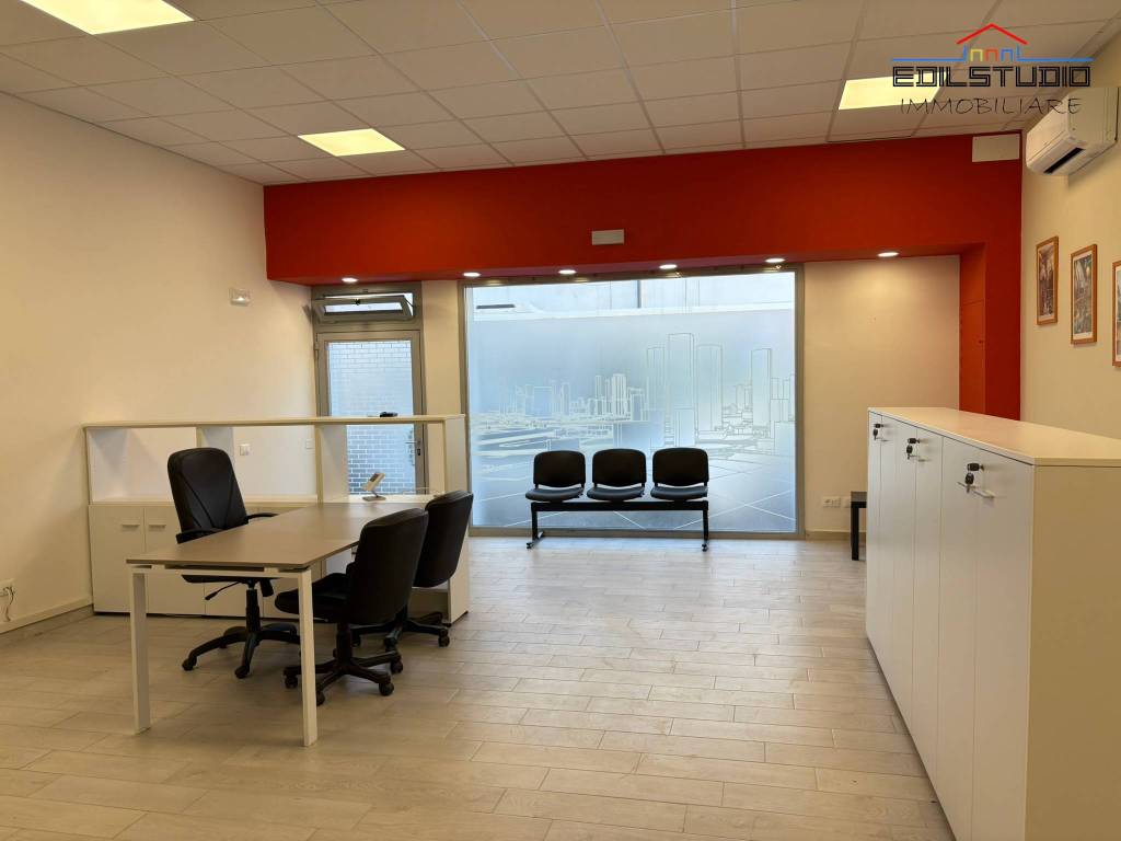 negozio in affitto a Scandicci