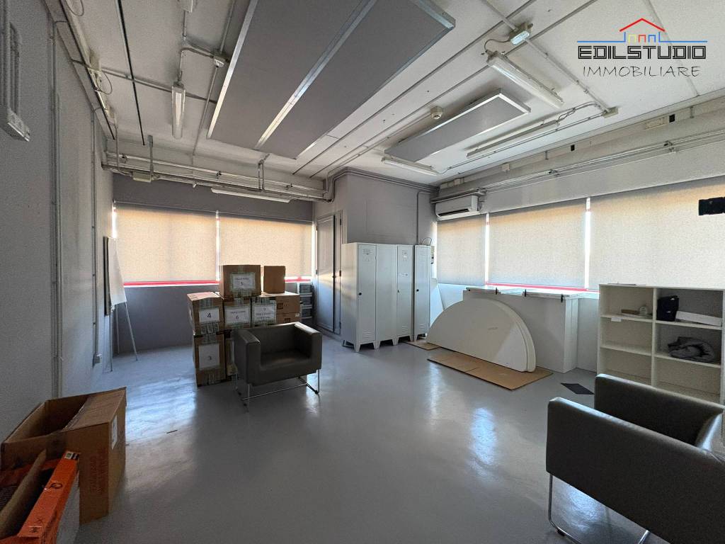 locale commerciale in affitto a Scandicci