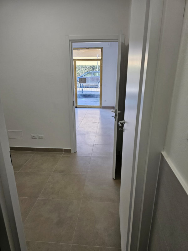 negozio in affitto a Scandicci in zona Casellina