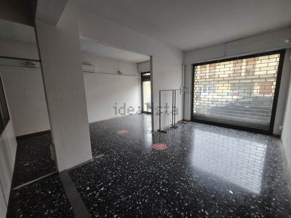 negozio in affitto a Scandicci in zona Casellina