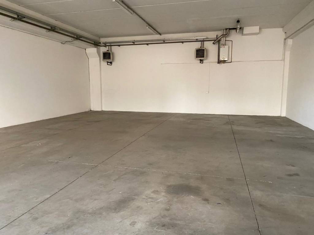 locale commerciale in affitto a Scandicci in zona Casellina