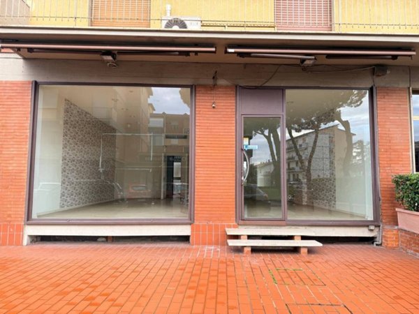 negozio in affitto a Scandicci