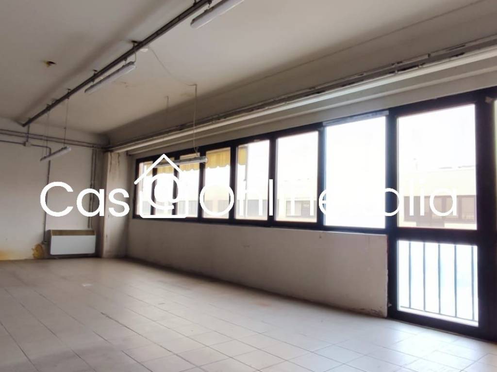 locale commerciale in affitto a Scandicci