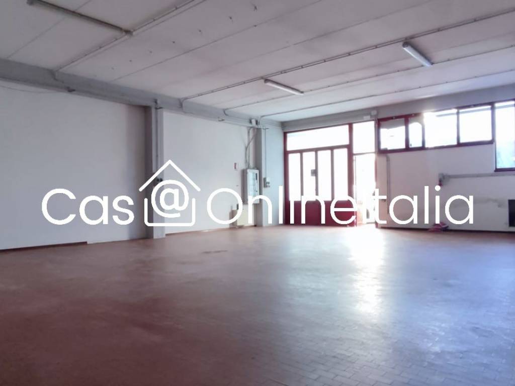 locale commerciale in affitto a Scandicci