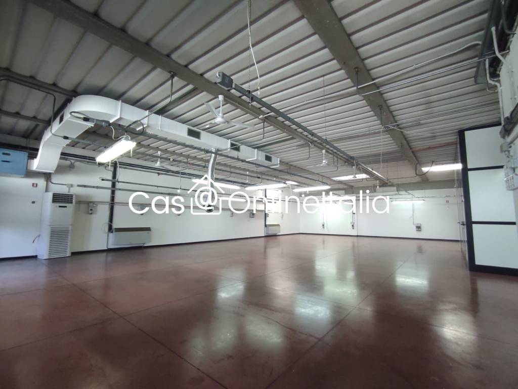 locale commerciale in affitto a Scandicci