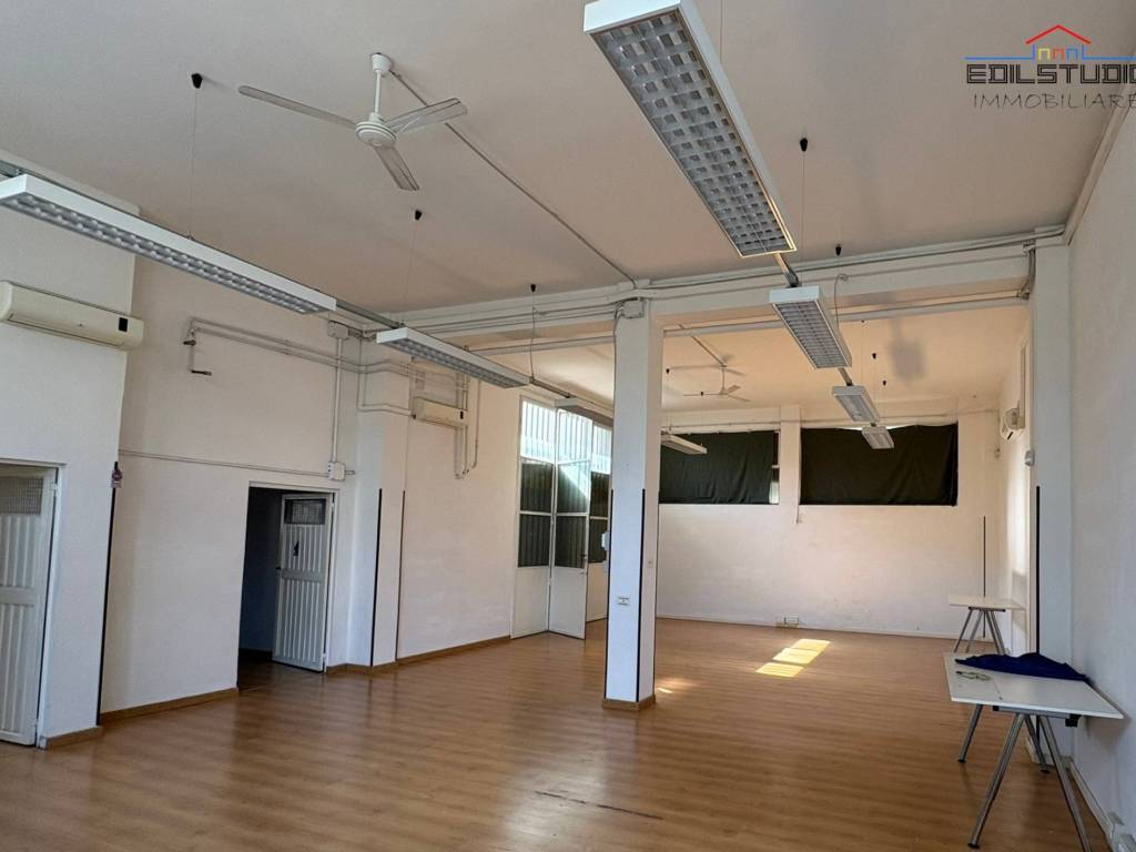 locale commerciale in affitto a Scandicci in zona Casellina