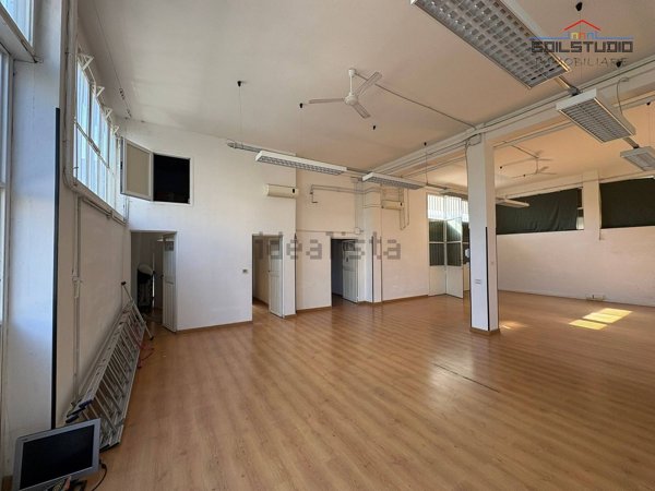 locale commerciale in affitto a Scandicci in zona Casellina