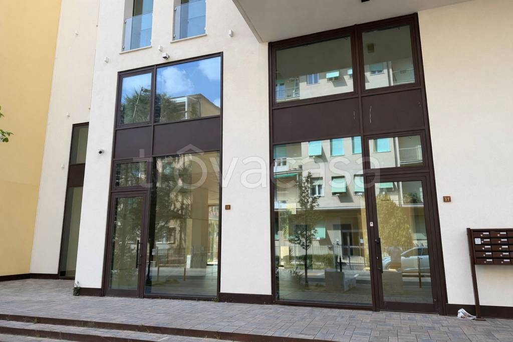 negozio in affitto a Scandicci