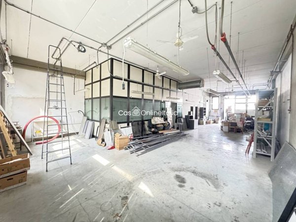 locale commerciale in affitto a Scandicci