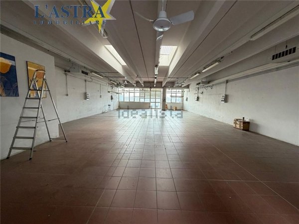 capannone in affitto a Scandicci