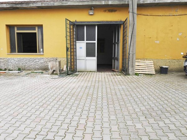 locale commerciale in affitto a Scandicci in zona Badia a Settimo