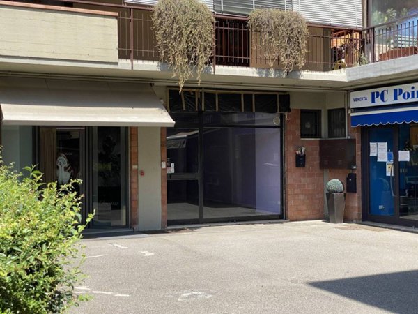 negozio in affitto a Scandicci