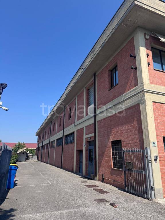 locale commerciale in affitto a Scandicci