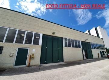 locale commerciale in affitto a Sesto Fiorentino in zona Osmannoro
