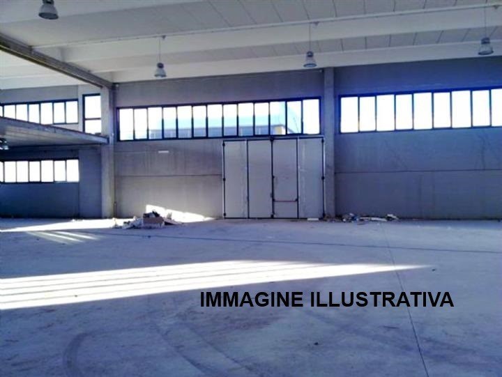 locale commerciale in affitto a Sesto Fiorentino