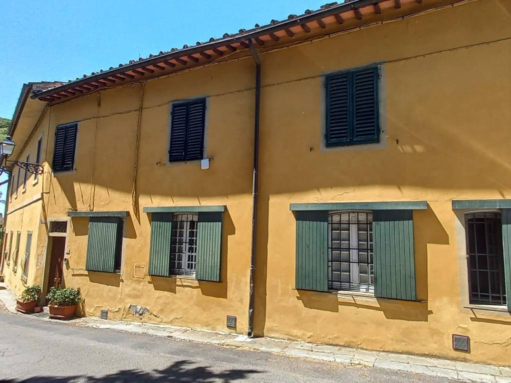 appartamento in affitto a Sesto Fiorentino in zona Cercina