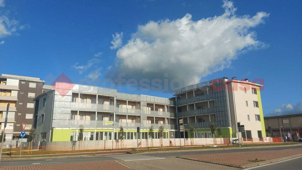 negozio in affitto a Sesto Fiorentino