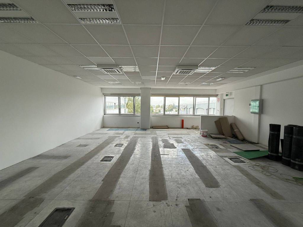 ufficio in affitto a Sesto Fiorentino in zona Osmannoro