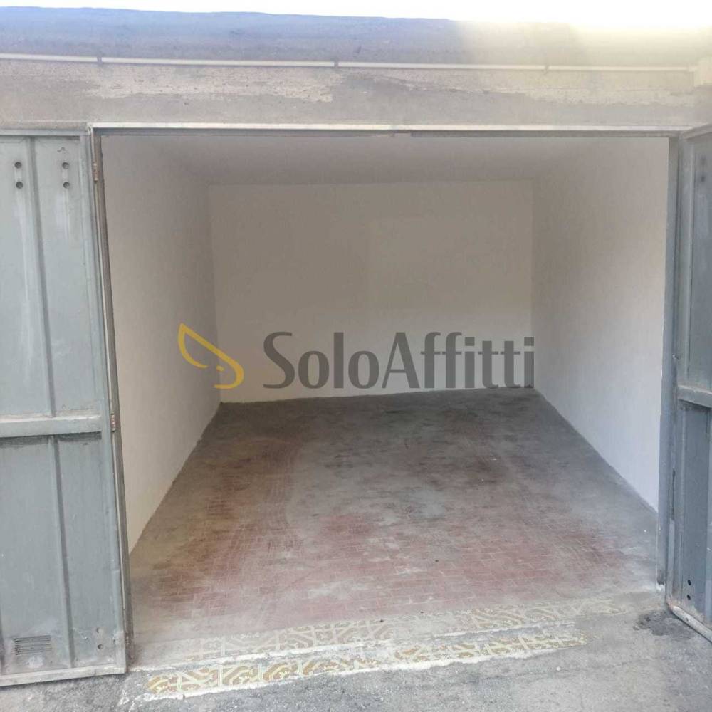 locale di sgombero in affitto a Sesto Fiorentino