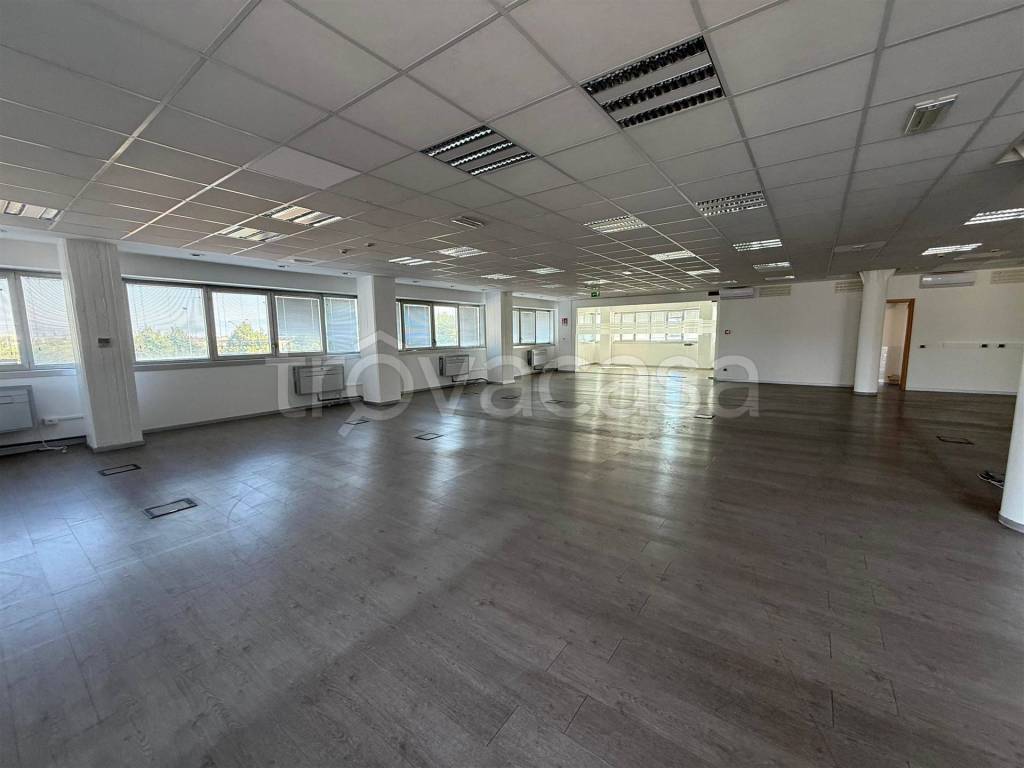 ufficio in affitto a Sesto Fiorentino in zona Osmannoro