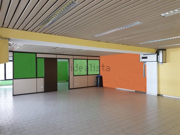 capannone in affitto a Sesto Fiorentino in zona Zambra