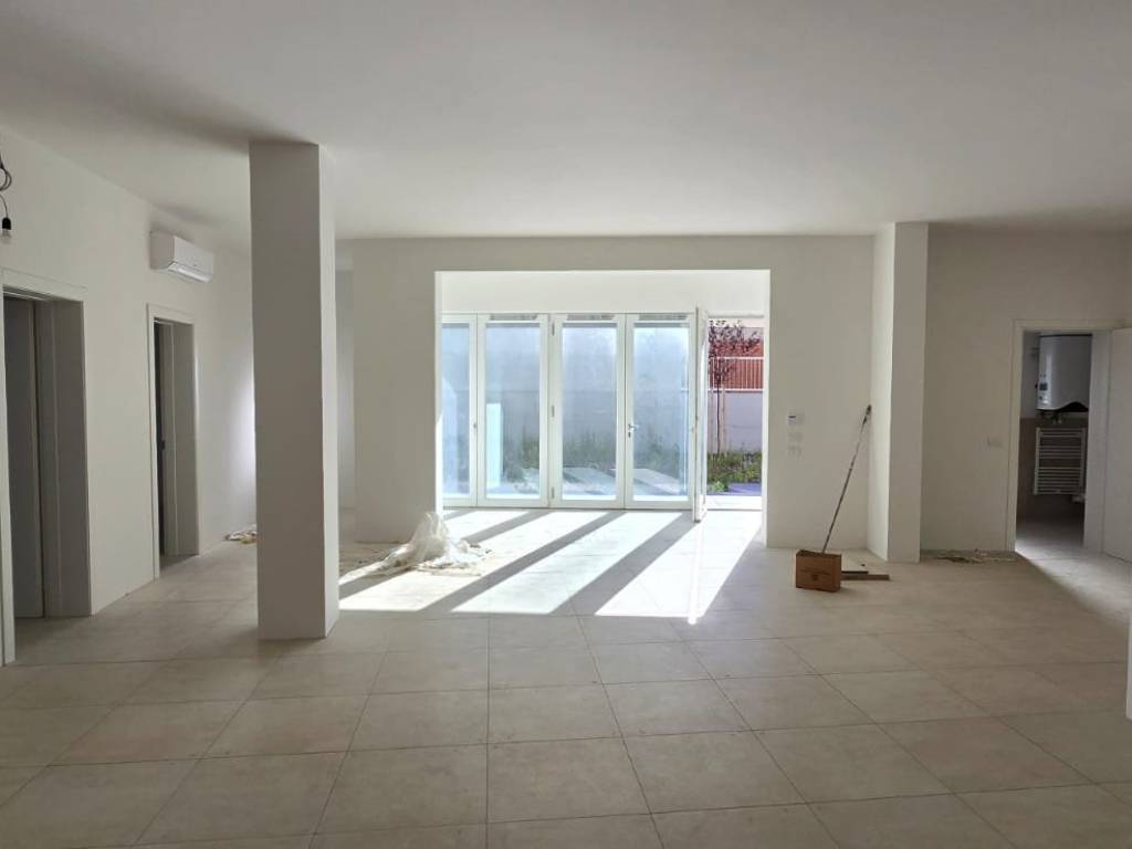 negozio in affitto a Sesto Fiorentino