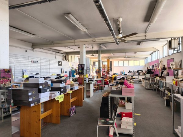 ufficio in affitto a Sesto Fiorentino in zona Quinto