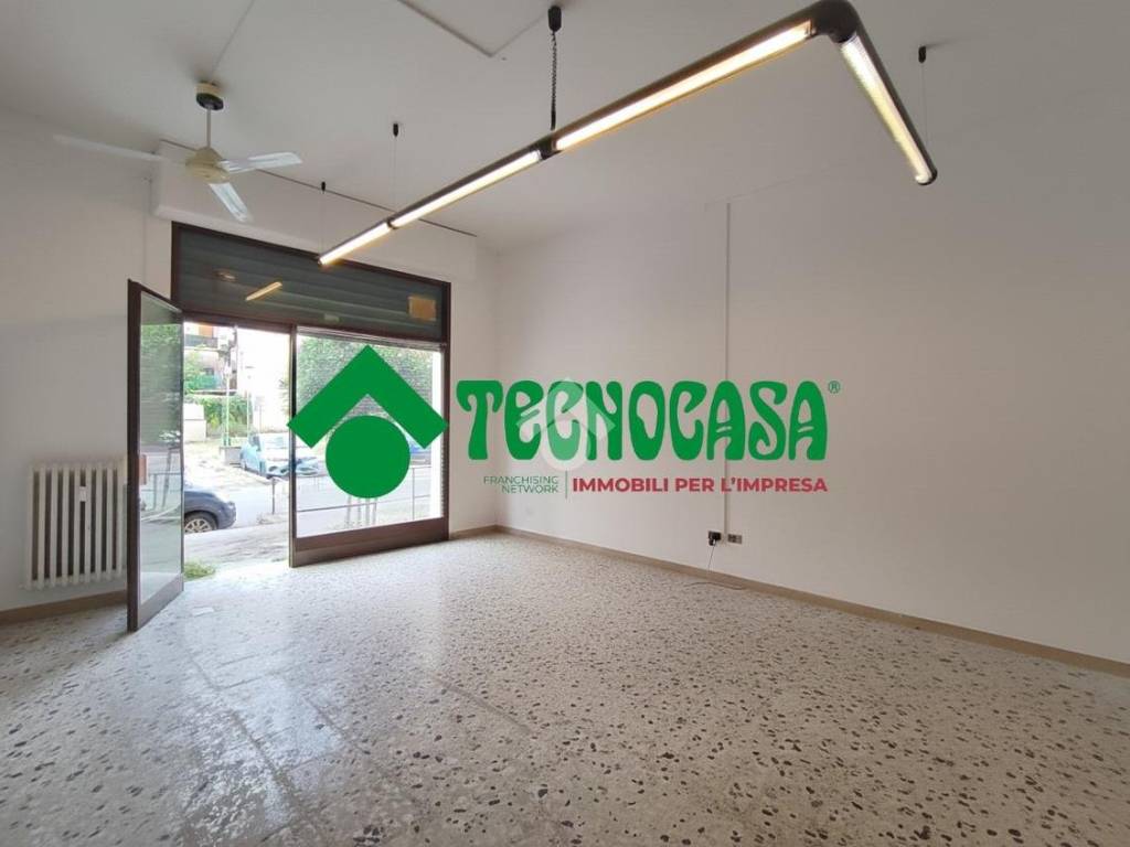 negozio in affitto a Sesto Fiorentino