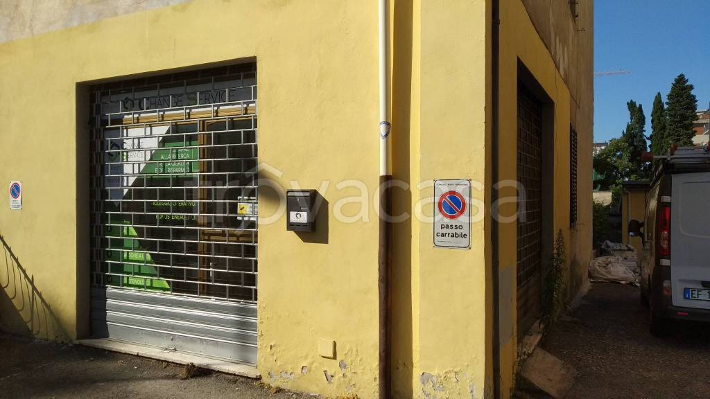 negozio in affitto a Sesto Fiorentino