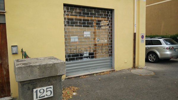 negozio in affitto a Sesto Fiorentino in zona Padule