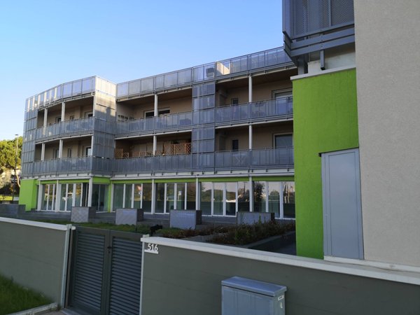 locale commerciale in affitto a Sesto Fiorentino