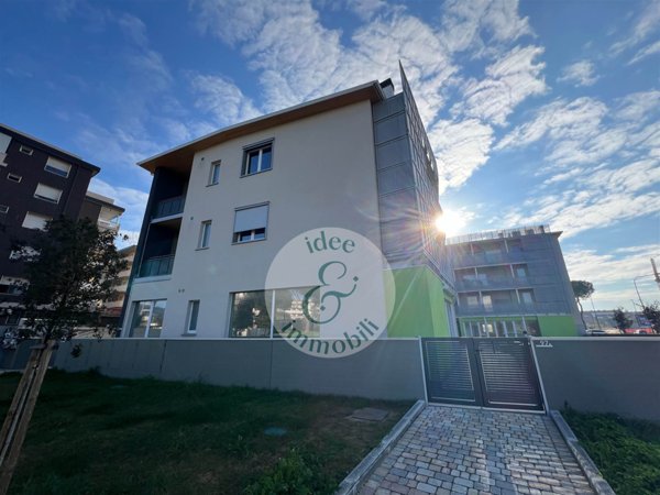 negozio in affitto a Sesto Fiorentino