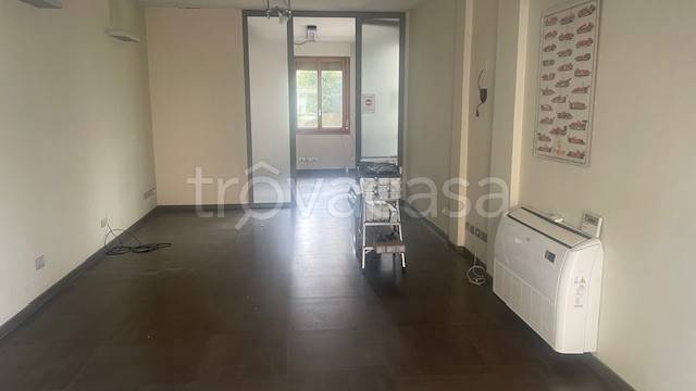 negozio in affitto a Sesto Fiorentino