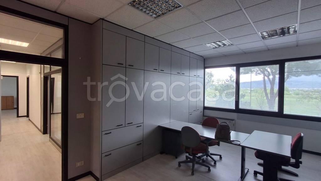 ufficio in affitto a Sesto Fiorentino in zona Osmannoro