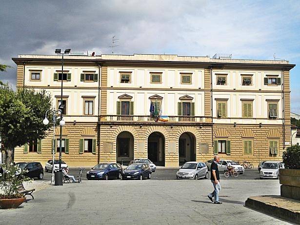 locale commerciale in affitto a Sesto Fiorentino