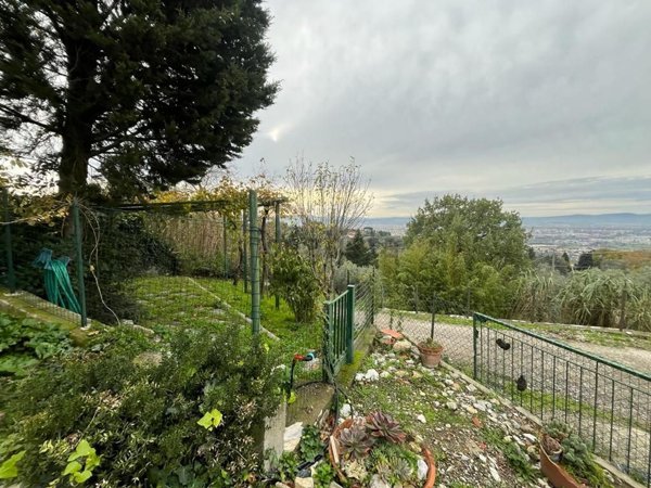 appartamento in affitto a Sesto Fiorentino in zona Quinto