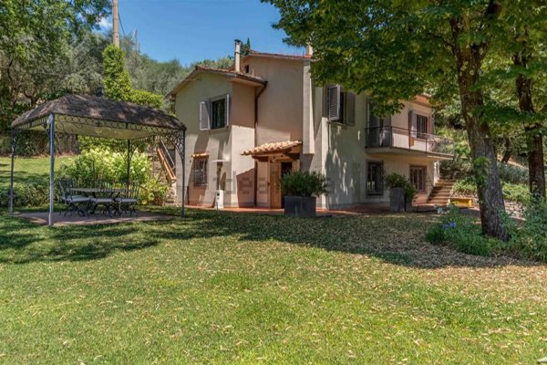 casa indipendente in affitto a Sesto Fiorentino in zona Castellina