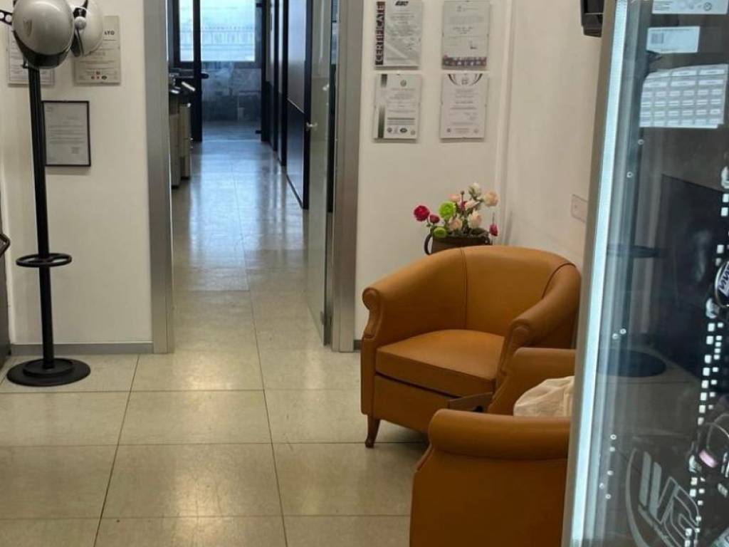 ufficio in affitto a Sesto Fiorentino in zona Osmannoro