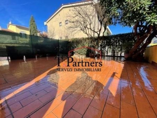 appartamento in affitto a Sesto Fiorentino in zona Zambra