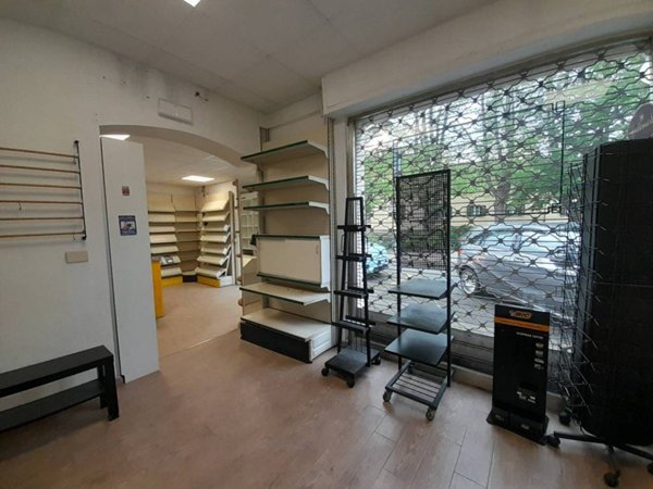 negozio in affitto a Sesto Fiorentino in zona Colonnata