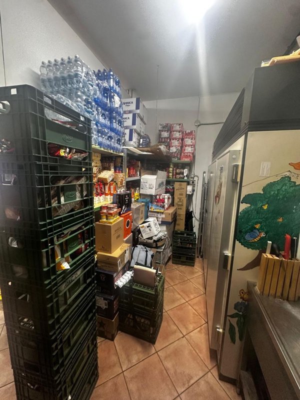 negozio in affitto a Sesto Fiorentino in zona Colonnata