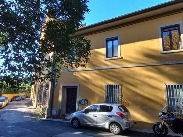 appartamento in affitto a Sesto Fiorentino in zona Cercina