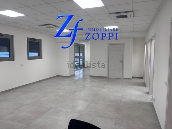 ufficio in affitto a Sesto Fiorentino in zona Zambra