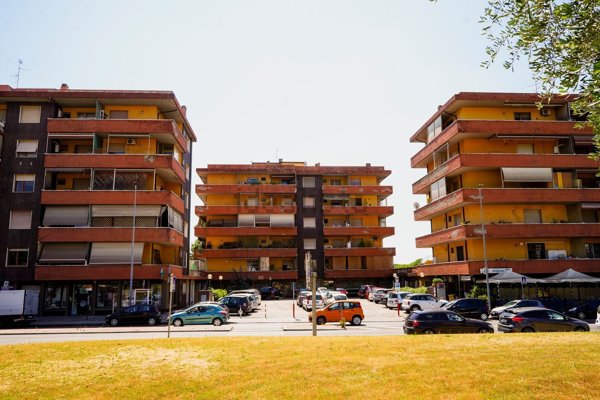 locale commerciale in affitto a Sesto Fiorentino in zona Padule