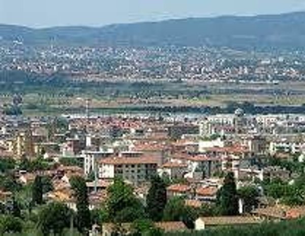 locale commerciale in affitto a Sesto Fiorentino
