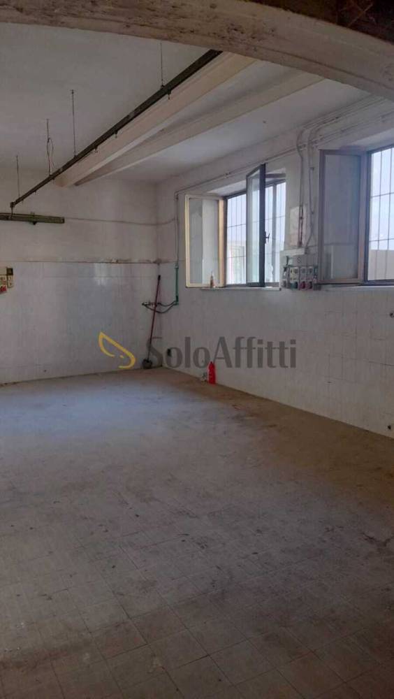 locale commerciale in affitto a Sesto Fiorentino in zona Colonnata