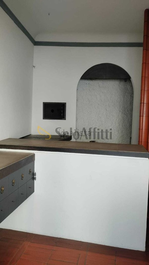 locale commerciale in affitto a Sesto Fiorentino