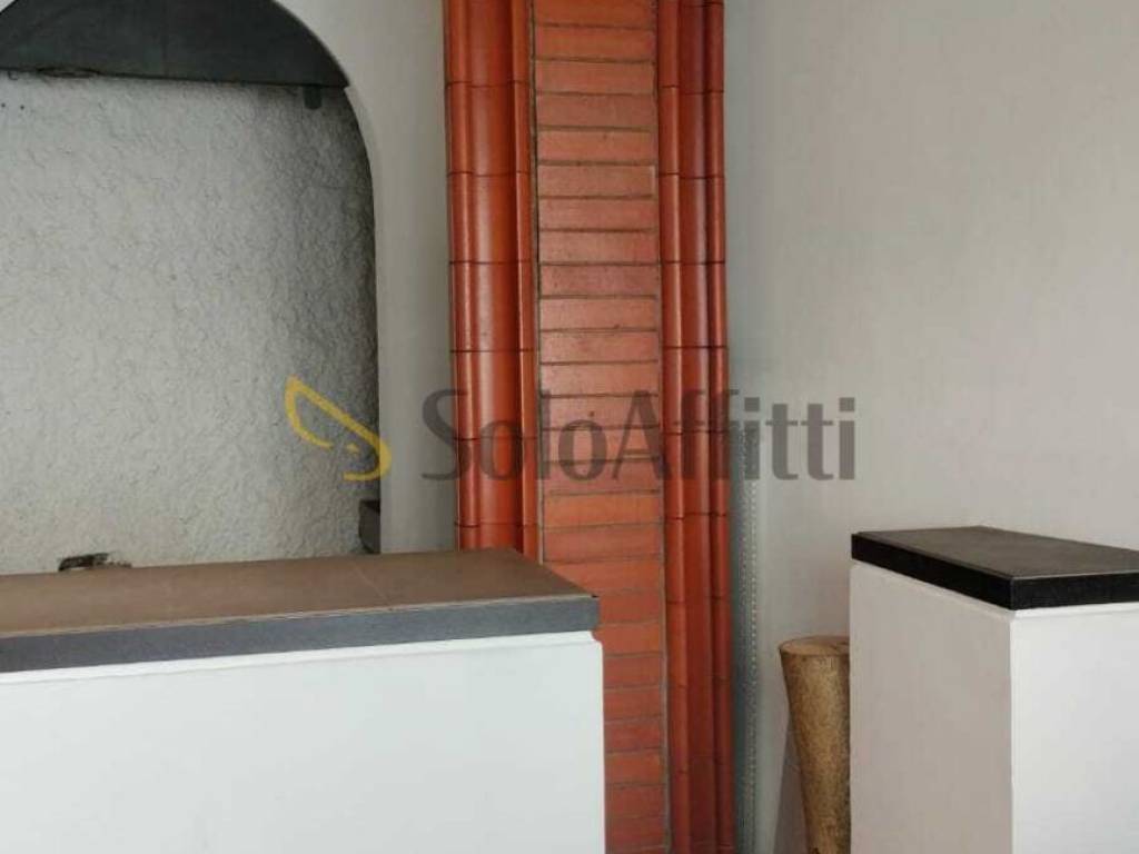 locale commerciale in affitto a Sesto Fiorentino