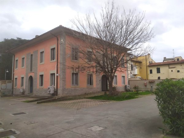 ufficio in affitto a Sesto Fiorentino in zona Colonnata
